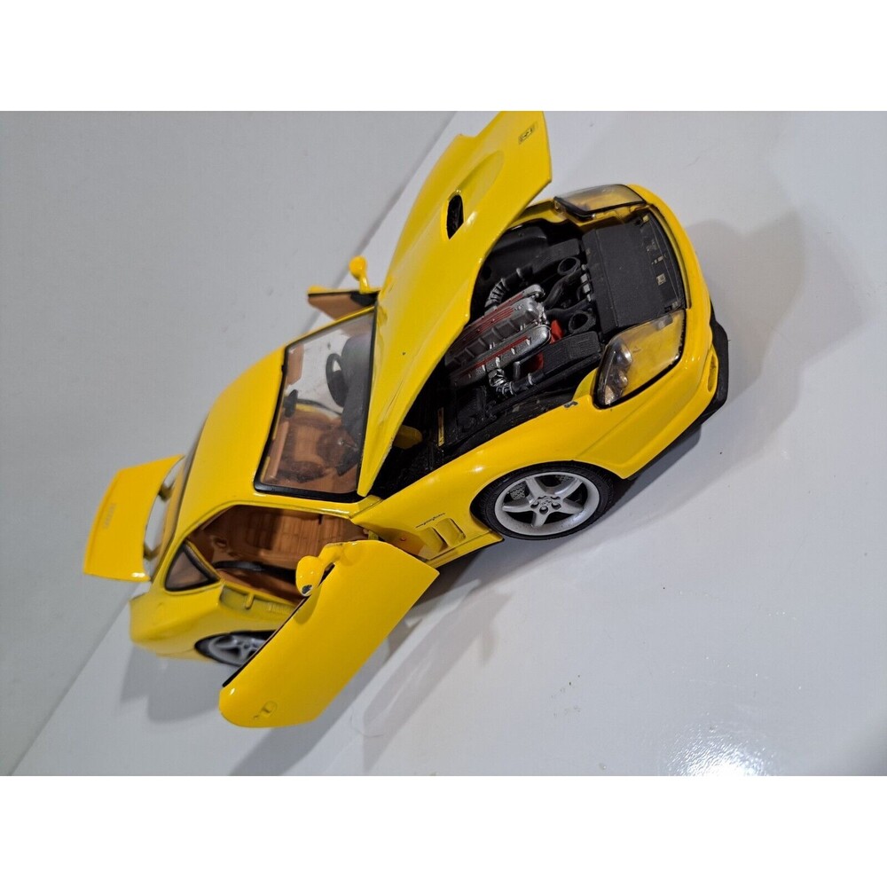 Maisto 1:18 Scale Die Cast Ferrari 550 Maranello Supercar - Picture 5 of 12